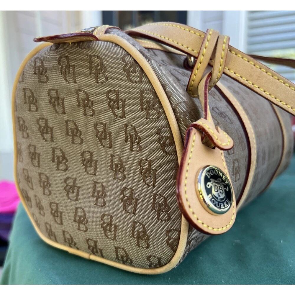 DOONEY & BOURKE Y2K Vintage Barrel Shoulder Bag Signature Canvas Leather Trim - Picture 3 of 9